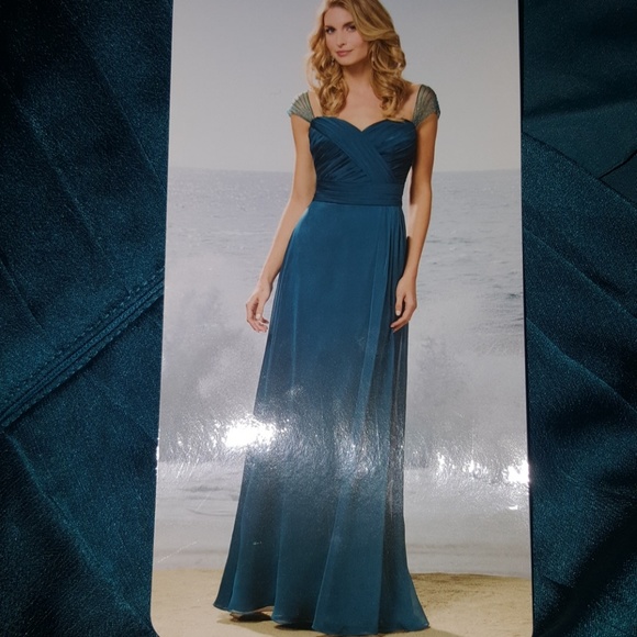 Dress - Picture 5 of 5